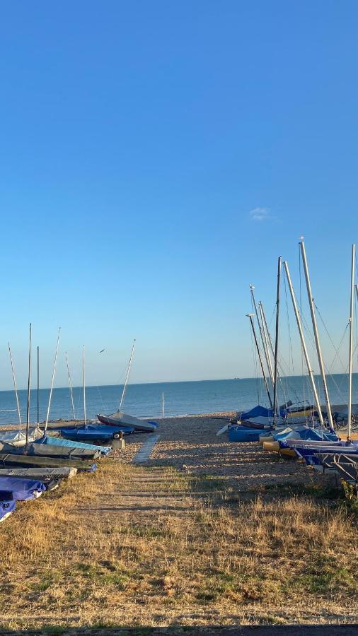 Bexhill Sea Stay Flat 2 Esterno foto